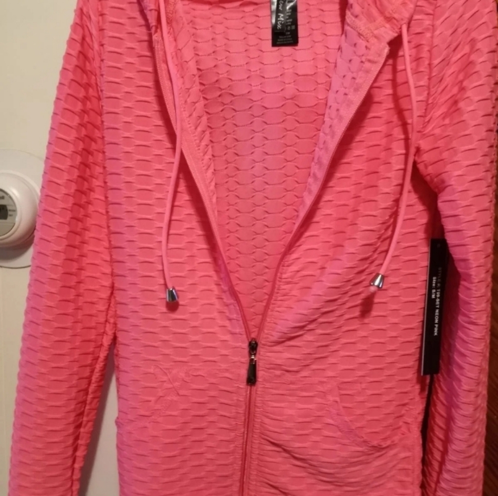 BNWT 2pc OUTFIT - Picture 2 of 6